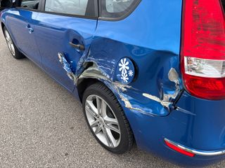 2011 Hyundai Elantra Touring SE - Primary Damage Right Image